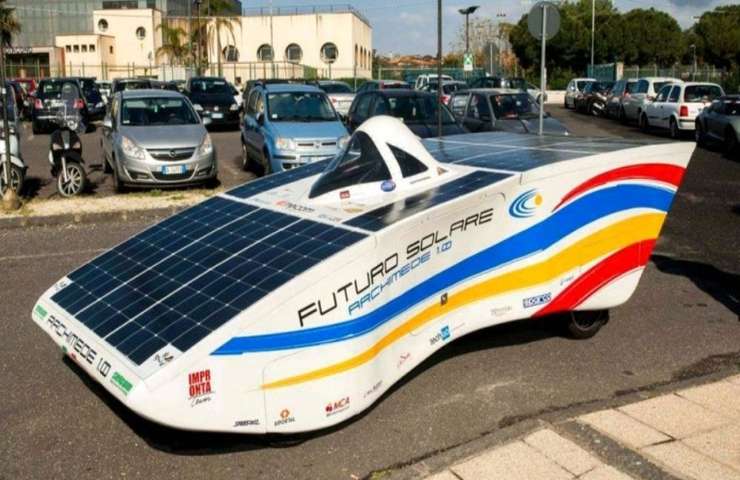 Auto a energia solare