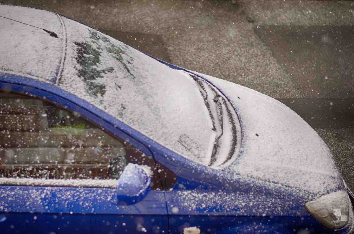 metodo per non farsi distruggere auto dalla grandine