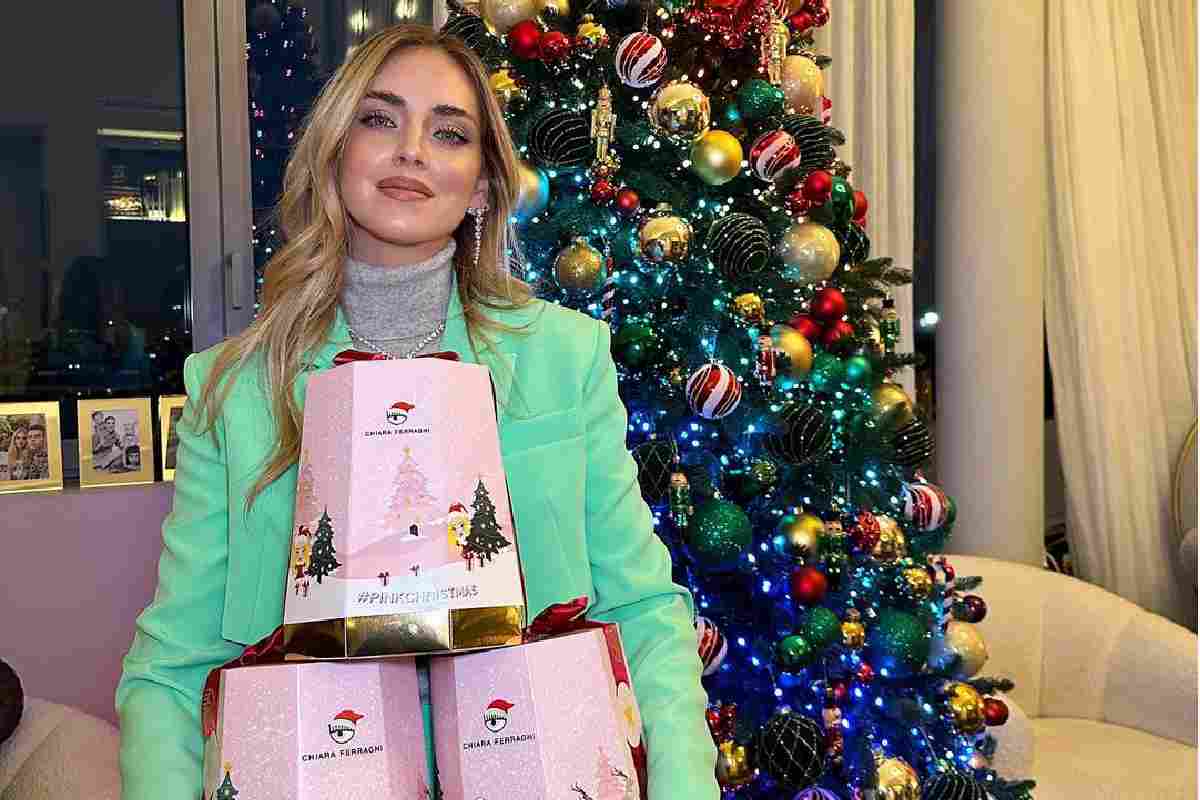 Chiara Ferragni e il pandoro Balocco