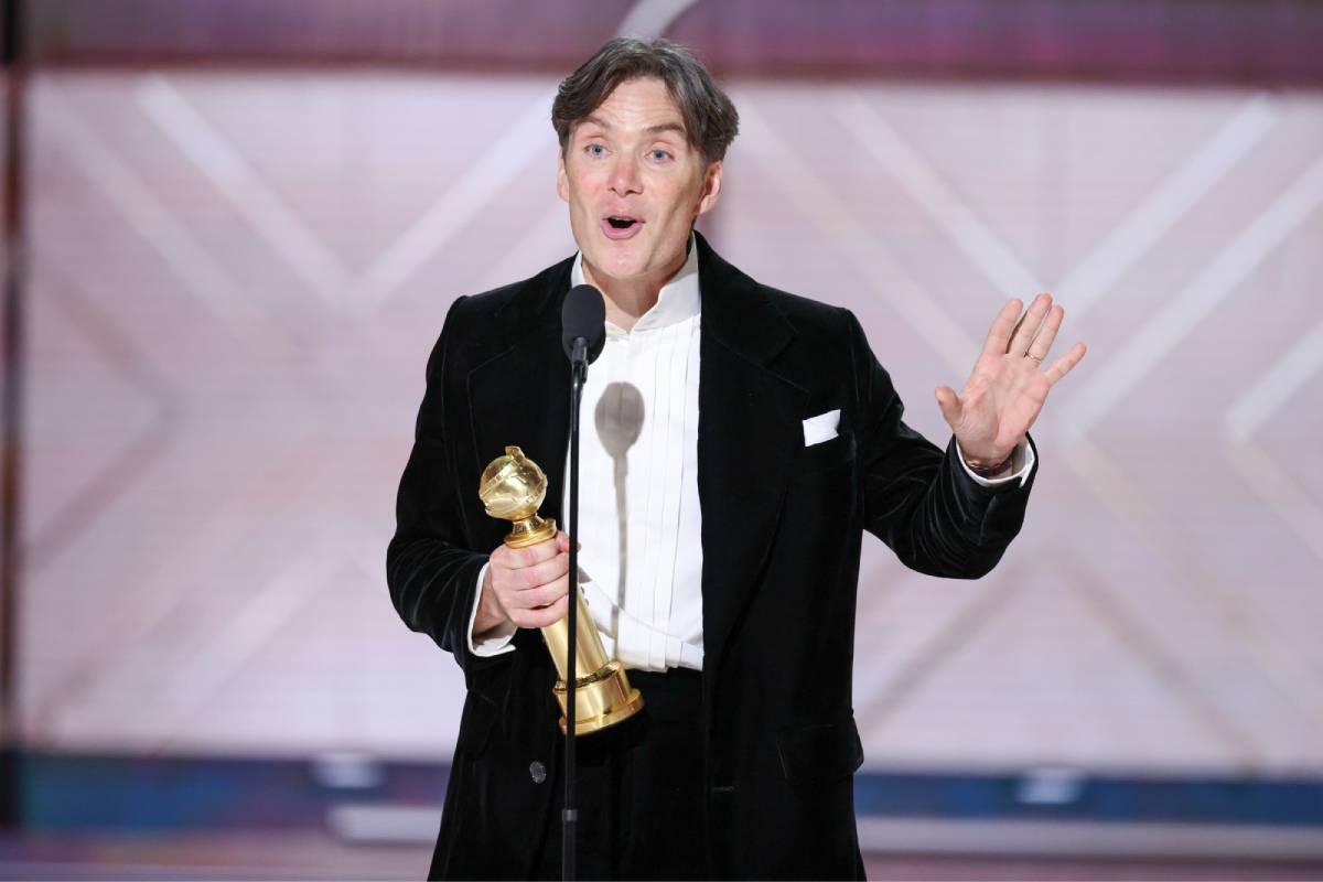 Cillian Murphy riceve il suo premio come miglior attore di un film drammatico ai Golden Globe
